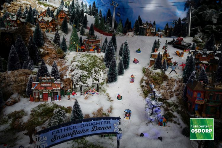 Lemax skipiste in miniatuur kerstdorp tuincentrum Osdorp 2017