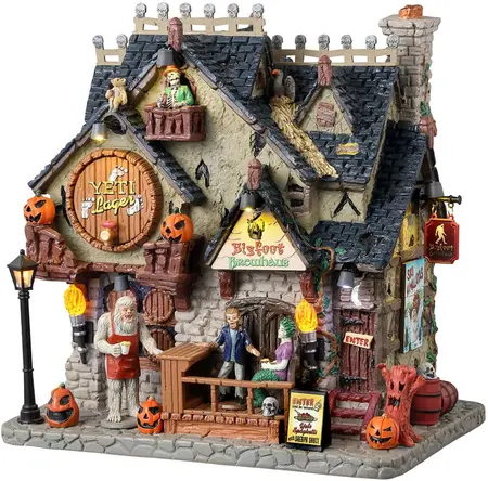Lemax bigfoot brewhaus verlicht huisje Spooky Town 2024 - afbeelding 1