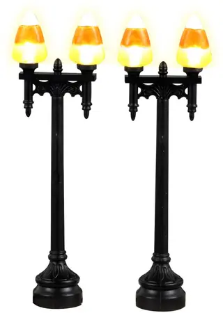 Lemax candy corn street light, set of 2, b/o (4.5v verlichte straatlantaarn Spooky Town 2023