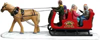Lemax caroling sleigh ride kerstdorp tafereel Harvest Crossing 2026 - afbeelding 4