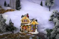 Lemax christmas eve at grandma's verlicht kersthuisje Caddington Village 2024 - afbeelding 4