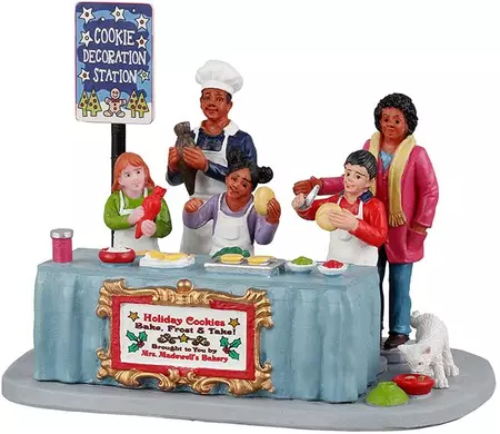 Lemax cookie decoration station kerstdorp tafereel Caddington Village  2022
