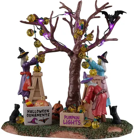 Lemax decorating the spooky tree verlicht tafereel Spooky Town 2026 - afbeelding 1