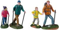 Lemax father and daughter hikers s/4 kerstdorp figuur type 5 Vail Village 2024