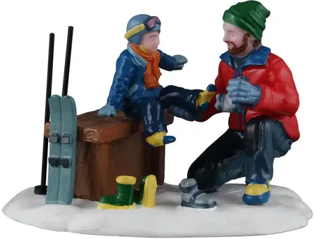 Lemax father and son ski day kerstdorp figuur type 3 Caddington Village 2026