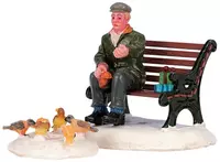 Lemax feeding pigeons s/2 kerstdorp figuur type 3 Caddington Village 2004