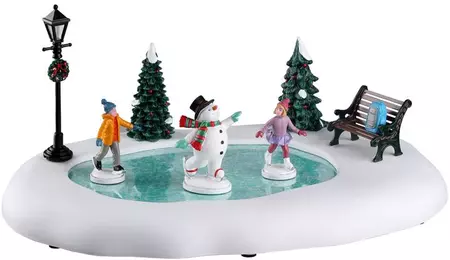 Lemax frosty goes ice skating bewegende kerstdorp tafereel Vail Village 2022