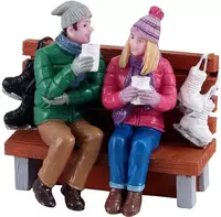 Lemax hot cocoa drinkers kerstdorp figuur type 3 Caddington Village 2022