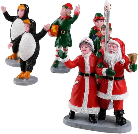 Lemax santa's elf parade kerstdorp tafereel Caddington Village 2022 - afbeelding 2
