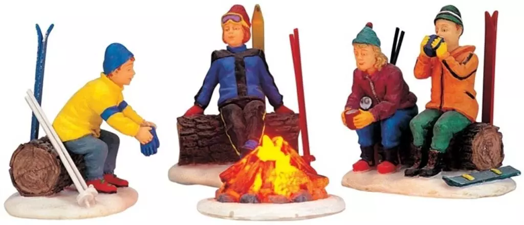 Lemax skiers' camp fire s/4 verlichte kerstdorp accessoire 2000