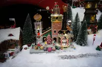 Lemax the christmas chocolatier truffle factory bewegend kersthuisje Santa's Wonderland 2022 - afbeelding 2