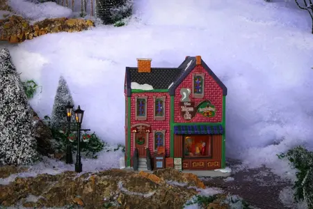 Lemax the tobacco & gift emporium verlicht kersthuisje Caddington Village 2024 - afbeelding 4