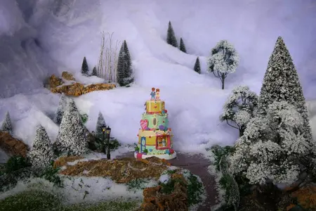 Lemax wendy's wedding cakes verlicht kersthuisje Sugar 'N' Spice 2024 - afbeelding 5