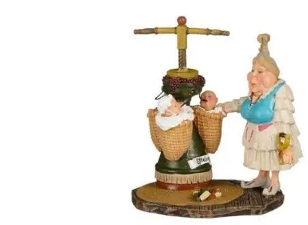 Luville Efteling Oermoeder lot 9.5x7.5x10.5 cm