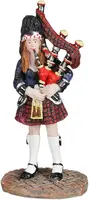 Luville Molendam Carnaval bagpiper woman