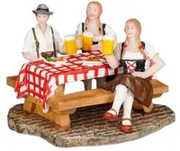 Luville Schneewald Eating schnitzels