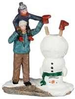 Luville Schneewald Making funny snowman
